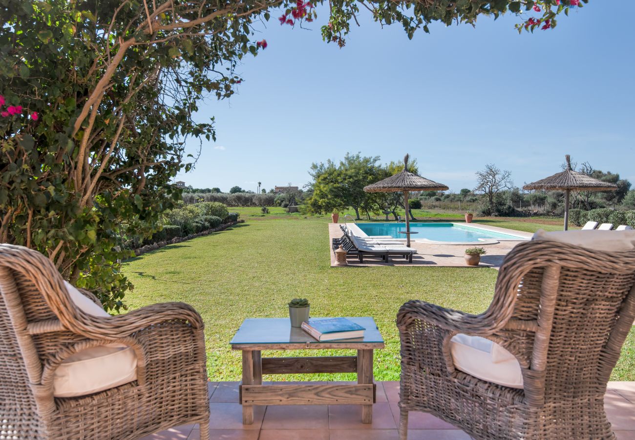 Finca en Es Llombards - Oasi de Llum a Es Llombards: Piscina, A/C i Forn de Pizza (10p)
