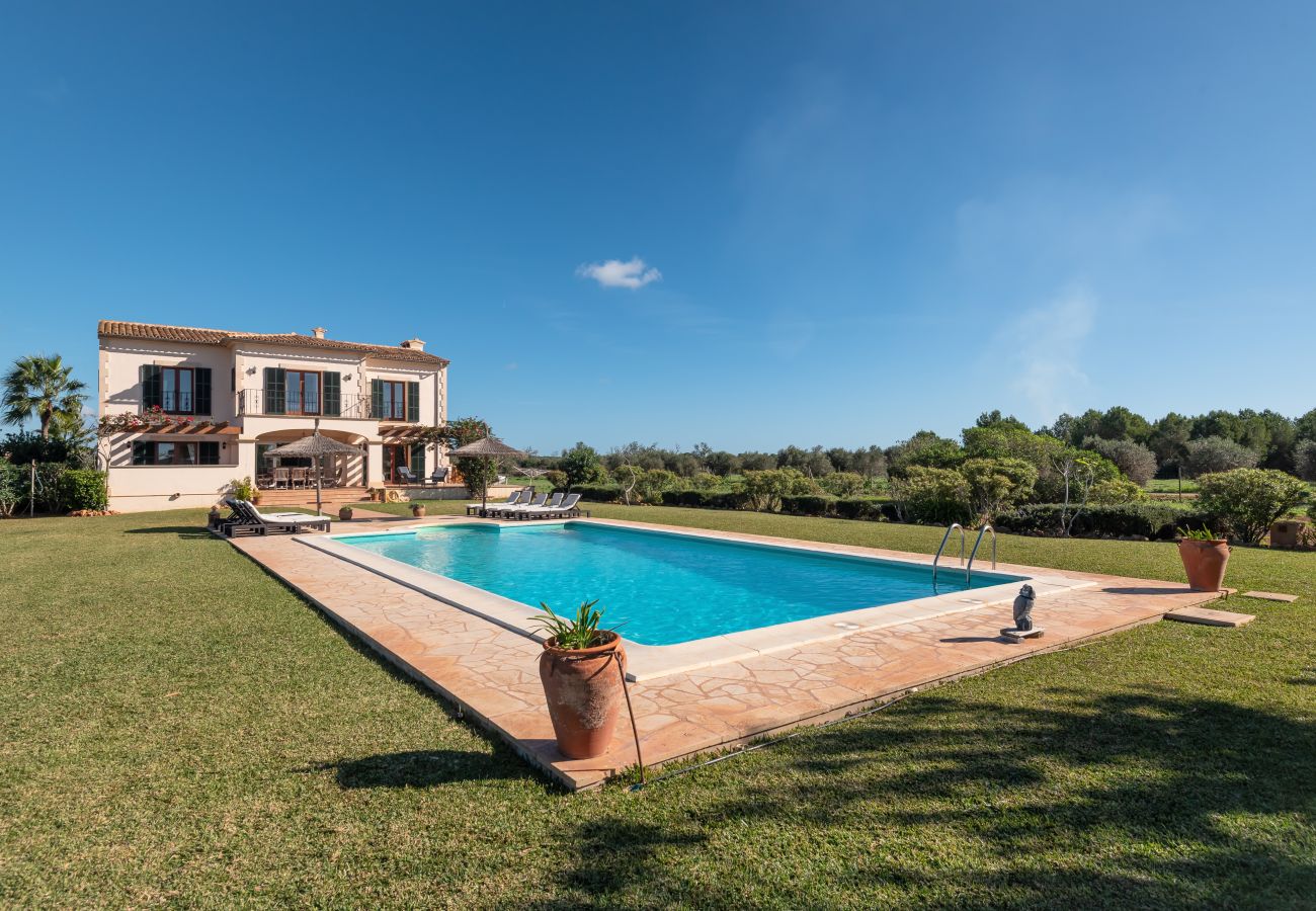 Finca en Es Llombards - Oasi de Llum a Es Llombards: Piscina, A/C i Forn de Pizza (10p)