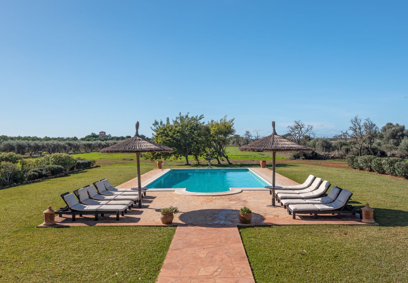 Finca en Es Llombards - Oasi de Llum a Es Llombards: Piscina, A/C i Forn de Pizza (10p)