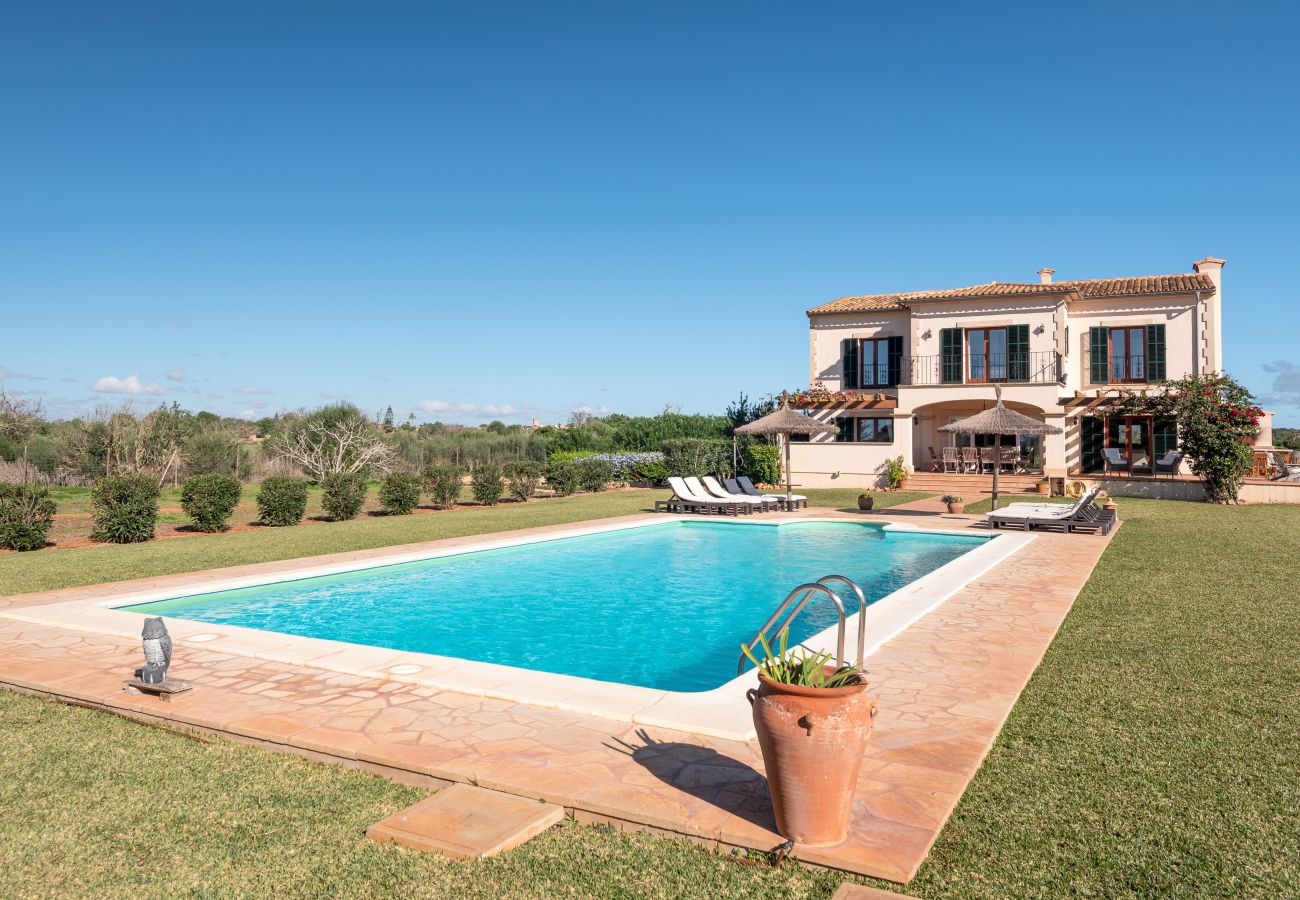 Finca en Es Llombards - Oasi de Llum a Es Llombards: Piscina, A/C i Forn de Pizza (10p)