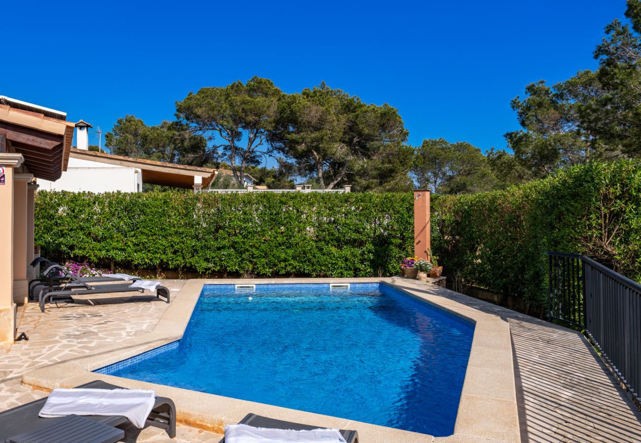 Chalet in Santanyi - Villa Esquina in Son Mojer-Cala Santanyí, in Strandnähe, mit Pool und Wifi