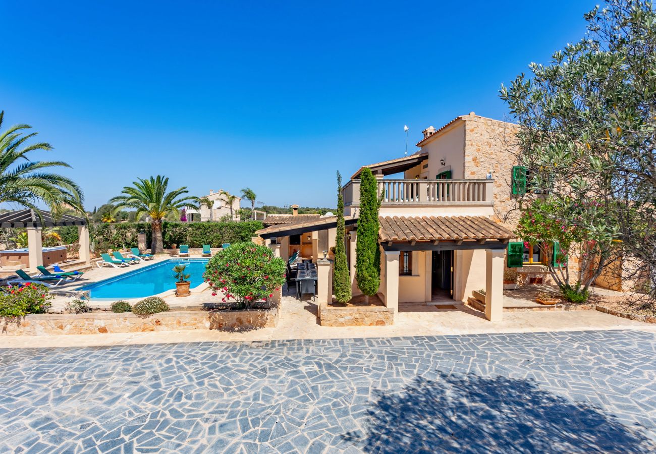 Finca mit privatem Pool in Cala Figuera