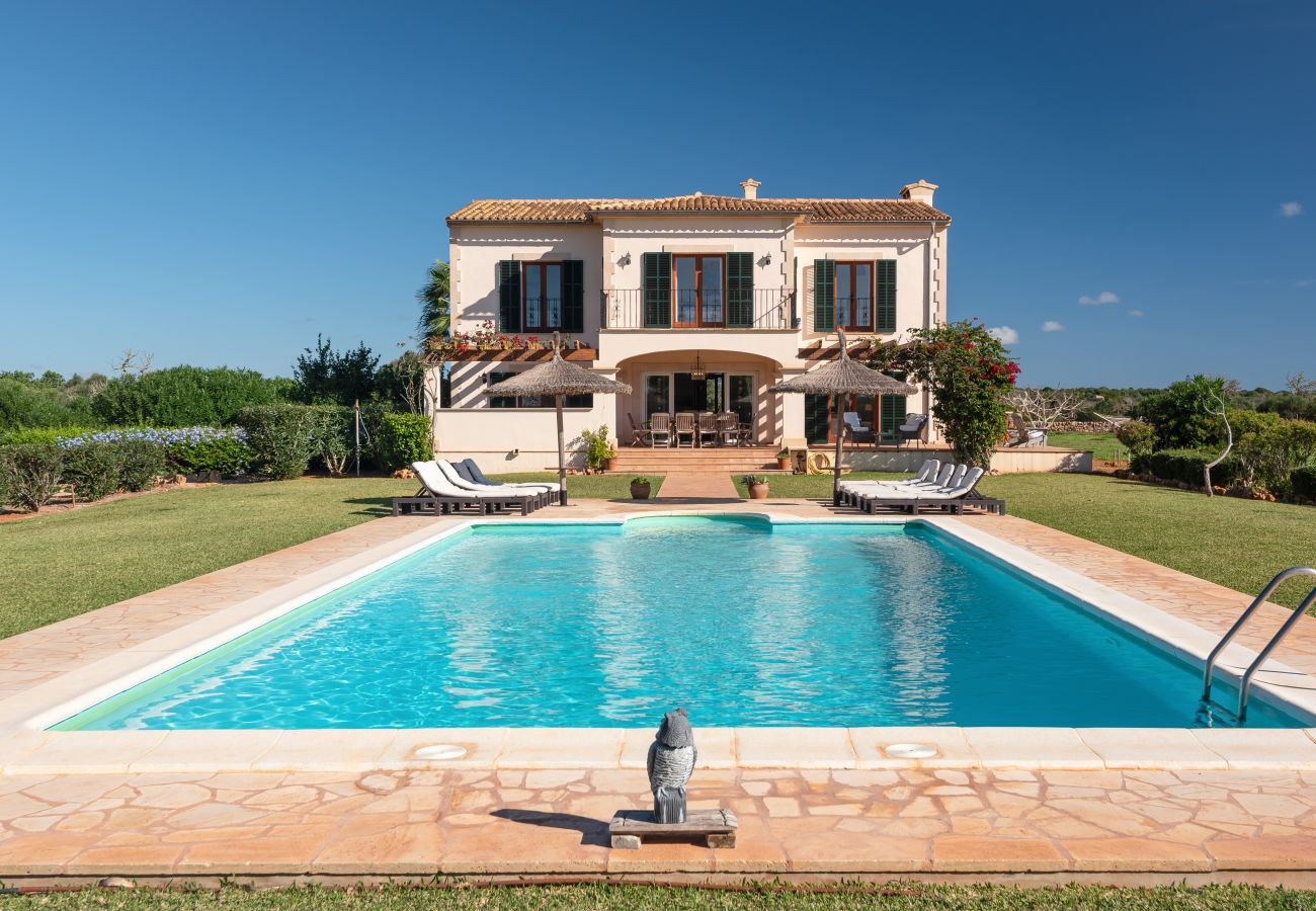 Finca in Es Llombards - Lichtoase in Es Llombards: Pool, Klima & Pizzaofen (10P)