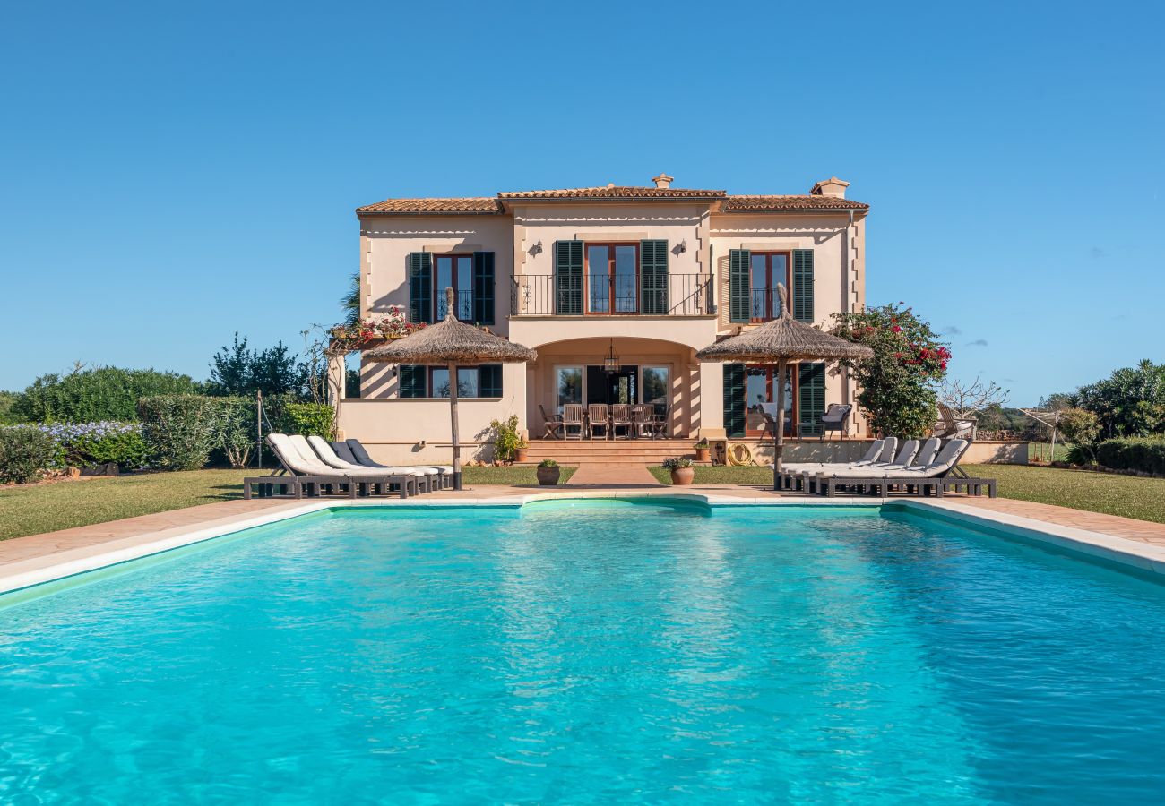 Finca in Es Llombards - Lichtoase in Es Llombards: Pool, Klima & Pizzaofen (10P)