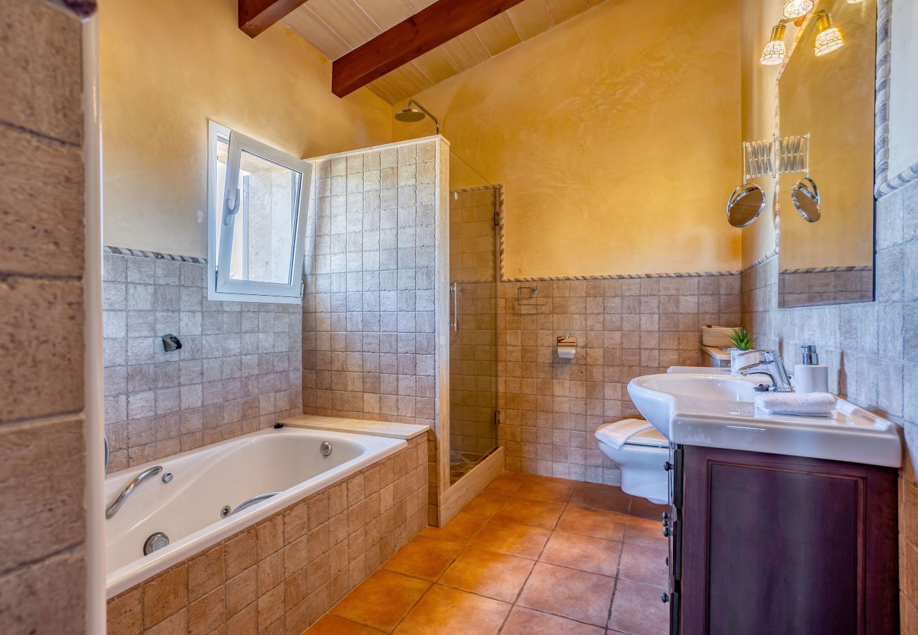 Country house in Cala Santanyi - Rustica Sa Talaia Vella by dracmallorca